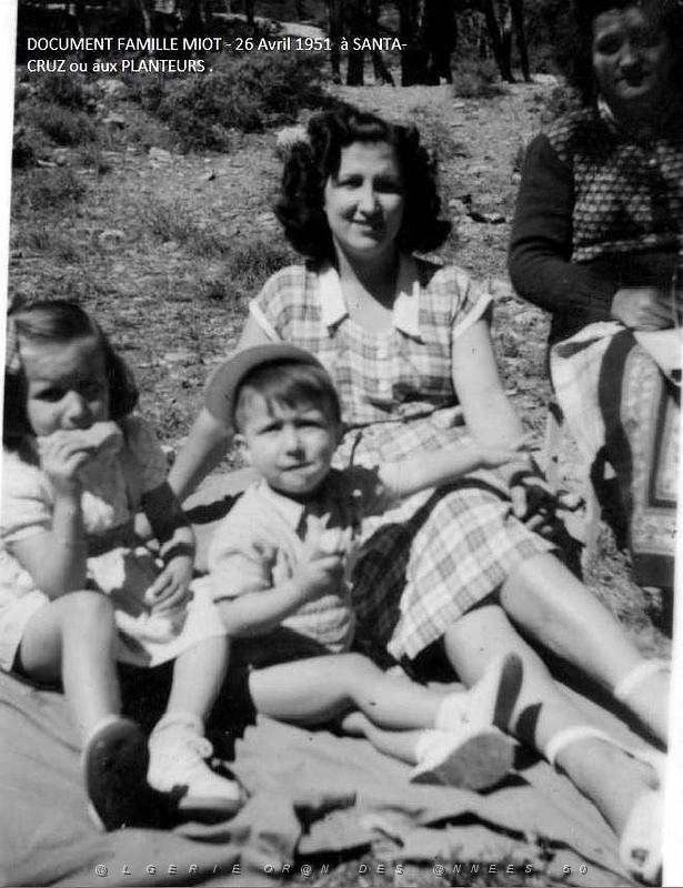 Oran- SDV- 5034- 1951 04 26 PAQUES A SANTA CRUZ ou AUX PLANTEURS.  4.JPG